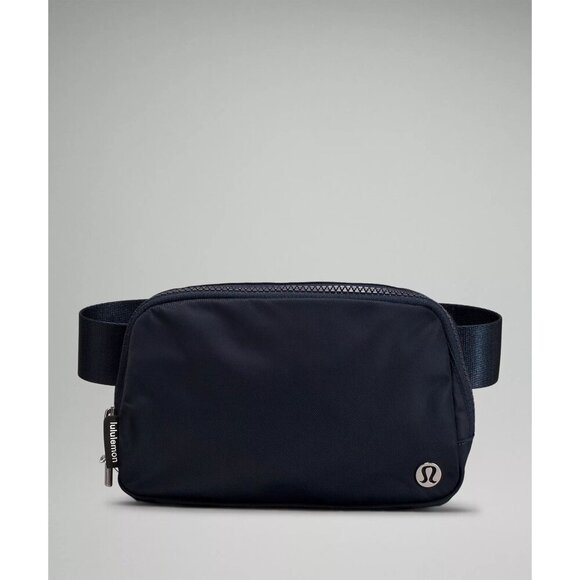 Everywhere Belt Bag 1L - True Navy - Picture 1 of 4